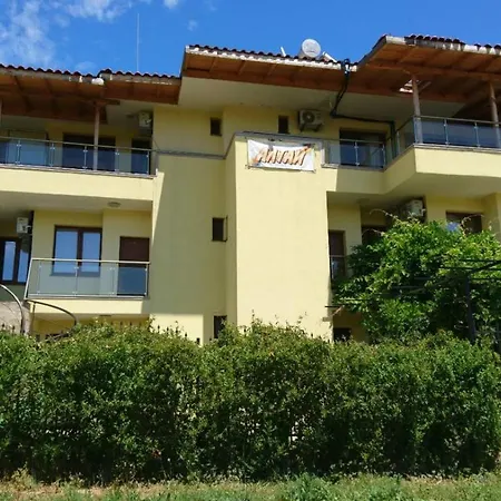 Altay בית הארחה