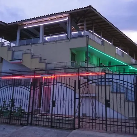 בית הארחה Altay לוזנטס