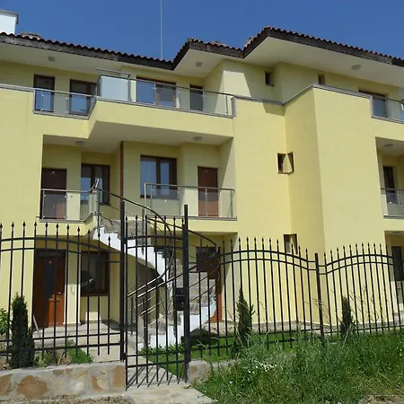 בית הארחה Altay לוזנטס