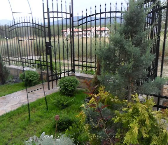 Altay Guest house 4*